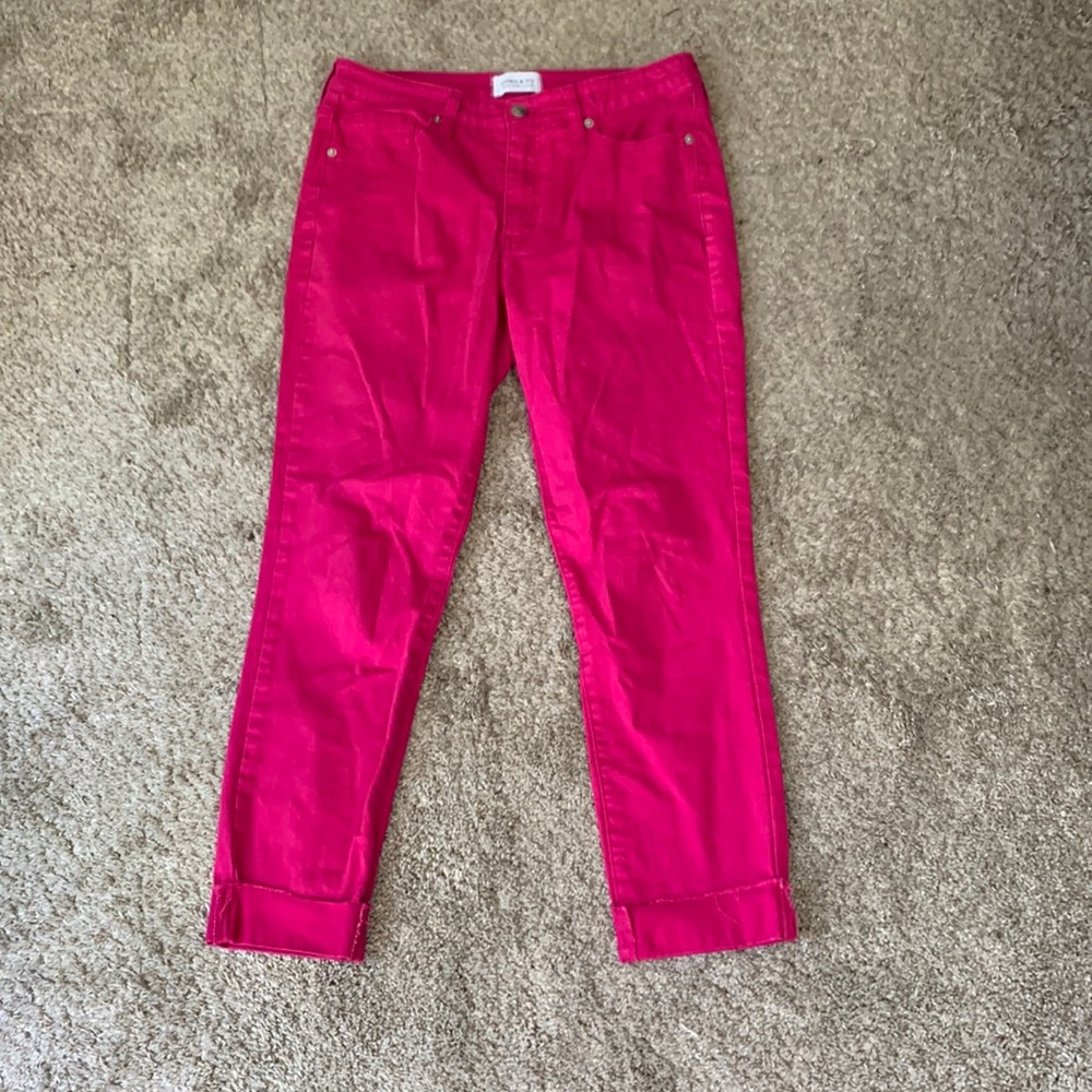 Perfect Spring Pink Crown & Ivy High Rise Skinny Crop w ruff cuffs EUC Size 6